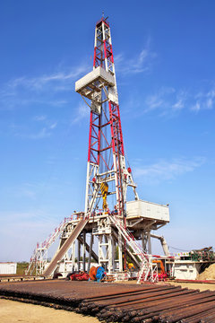 Land drilling rig