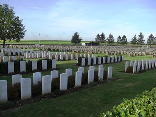 Fototapeta na wymiar Cmentarz wojskowy Vauxbuin, Aisne
