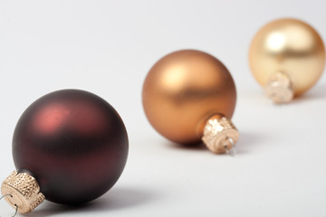 Weihnachtskugeln rot bronz gold