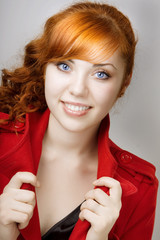 Naklejka premium Curly girl in red