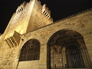 torre en la plaza mayor de Cáceres