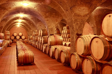 Weinkeller, Eichenfässer, Montalcino Toskana, Italien