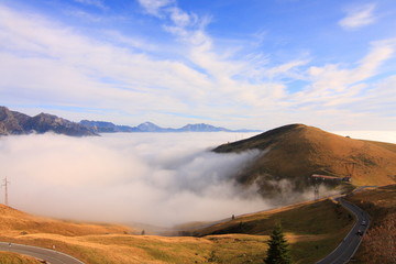 Passo San Marco Vetta sopra le nuvole