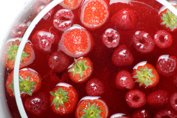 STRAWBERRY BOWLE