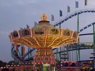 Kettenkarussell beleuchtet