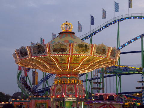 Kettenkarussell beleuchtet