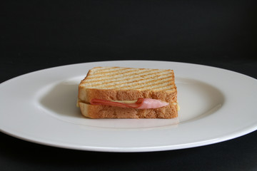 schinkenkäsetoast