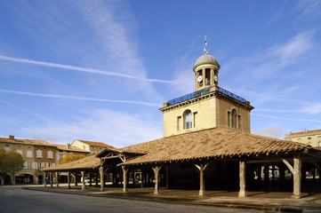 la halle et le beffroi de revel
