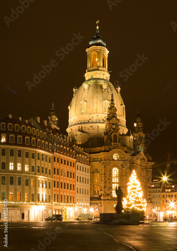 quot frauenkirche dresden mit weihnachtsbaum quot stockfotos und quot frauenkirche dresden mit weihnachtsbaum quot stockfotos und