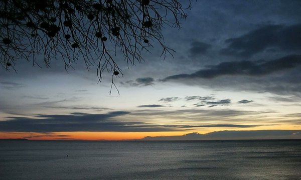 AMANECER EN EL  MAR
