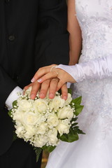Obraz na płótnie Canvas Bride and bouquet