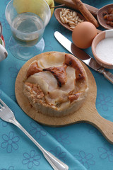 Torta di mele e uvetta sultanina - Dolci del Trentino Alto Adige
