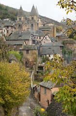 Le village de Conques en automne
