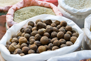 Muskatnüsse, nutmegs