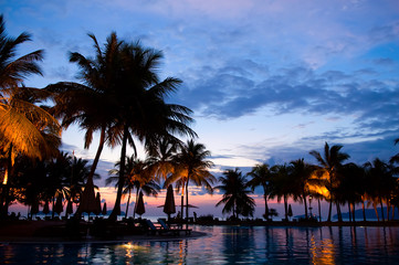 Obraz premium Evening in tropical hotel