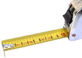 m&egrave;tre enrouleur ruban automatique fond blanc