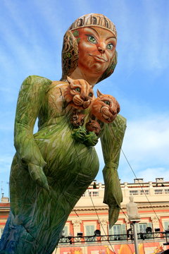 Monstre, femme volante Carnaval de Nice