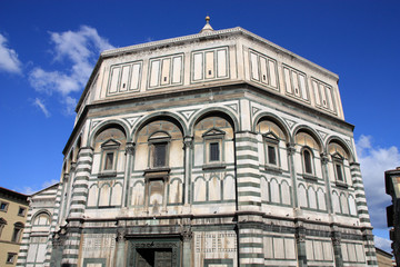Fototapeta na wymiar Baptistery in Florence cathedral