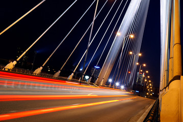 Fototapeta na wymiar most w nocy