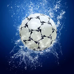 Fototapete Tropfen um Fußball unter Wasser © Andrii IURLOV