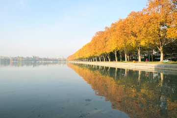 Lac d'Annecy automnal