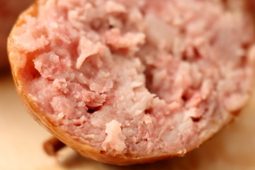 Close-up d'un morceau de saucisse de Morteau
