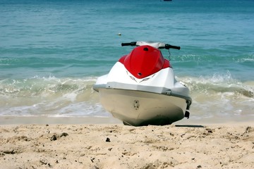 moto marine sur la plage