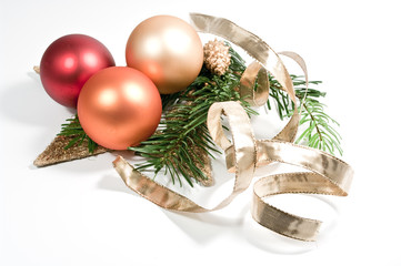 Weihnachtsdekoration mit Kugeln