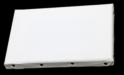 toile blanche fond noir