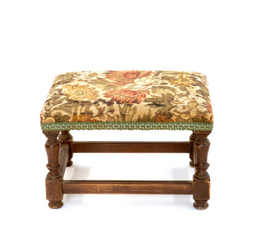 escabel antiguo fondo blanco