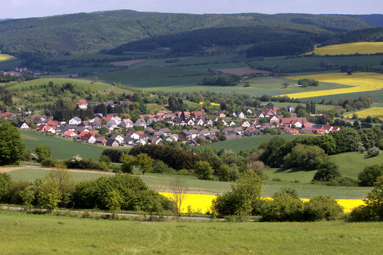 Sonneborn (Stadt Barntrup) vom Saalberg aus gesehen