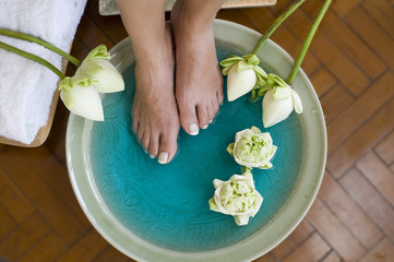 Obraz na płótnie Canvas Lotus kwiat dla aromaterapią spa stóp 2