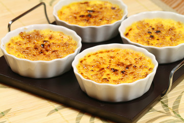 Creme brulee in ramekins