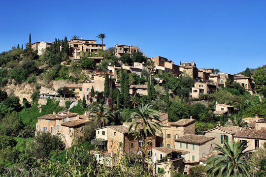 Bergdorf Deia auf Mallorca