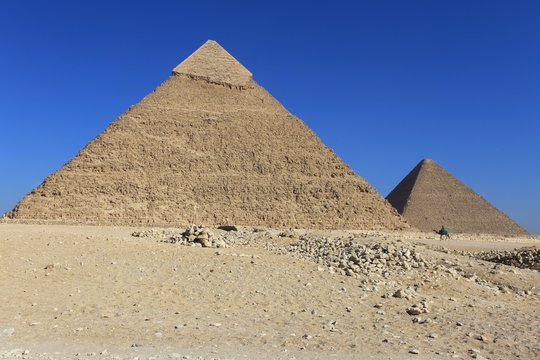 Les pyramides