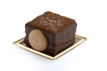 petit gateau au chocolat avec macaron