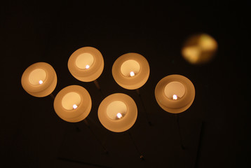 chandelier reflection on dining table