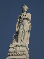 Fototapeta na wymiar Escultura de la Justicia en el Palacio Ducal de Venecia
