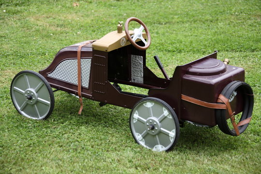 tacot &agrave; p&eacute;dales