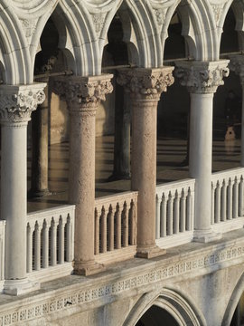 Terraza g&oacute;tica en el Palacio Ducal de Venecia
