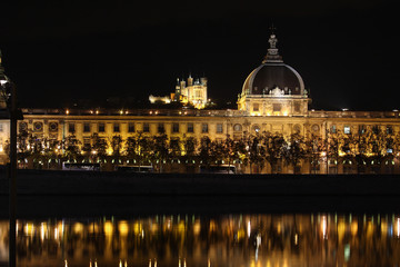 Fototapeta premium lyon by night