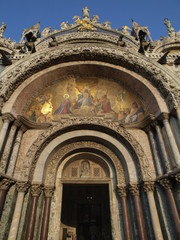 Obraz premium Atardecer en el portico de la Basílica de San Marcos en Venecia