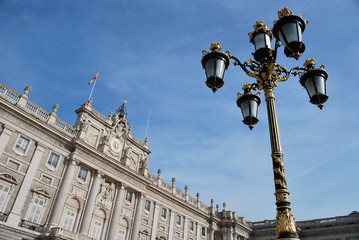 Fototapeta na wymiar Na terenie Pałacu Królewskiego w Madrycie