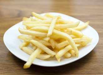 Pommes Frites auf Teller