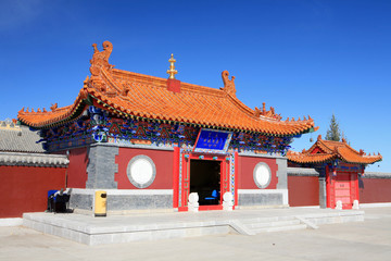 Naklejka premium Under the blue sky temple