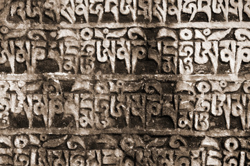 Mantras auf einem Mani-Stein, Himalaja