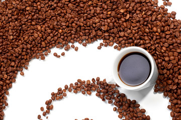 Cup with coffee, costing on coffee grain