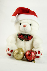 Orso con cappello di babbo natale