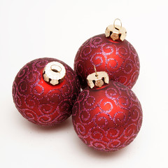 rote weihnachtskugeln