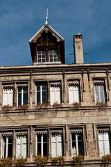 Fototapeta na wymiar Vieil immeuble à Chambéry en Savoie